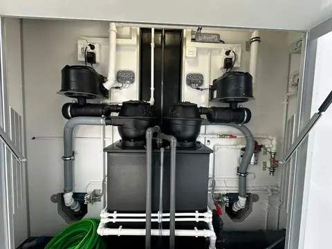 EasyVac, technische ruimte met de vacuümpompen en het leidingwerk