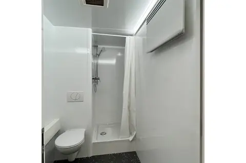 GL4200 3x Bad, kleine strakke badkamer met douche, toilet en wasbak