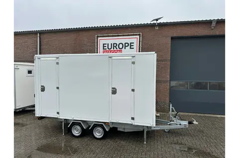 GL4200 212, dubbelasser voor een bakstenen bedrijfspand
