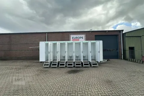 GL7000 14-0-4 WB, zijkant met de rij toiletdeuren