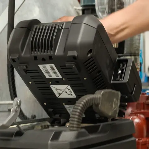 Eflx, accu van de elektromotor wordt geplaatst
