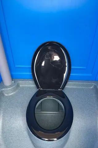 MTM blauw, toiletpot met zwarte bril