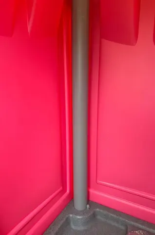 MTM grijs-roze, roze binnenwand met een grijze pijp