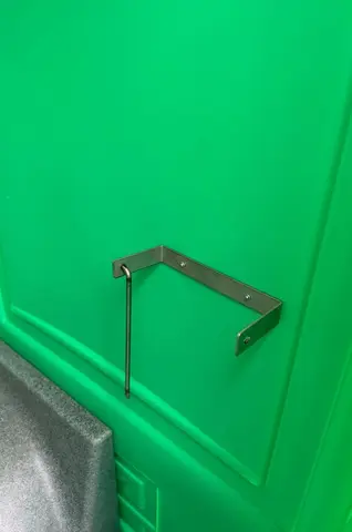 MTM lichtgroen, haak aan de groene wand