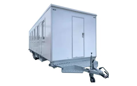 Mobiele woonunit 900 6A, buitenkant met dissel