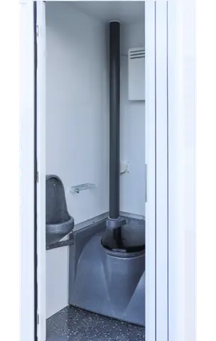 Polar Free, toilet