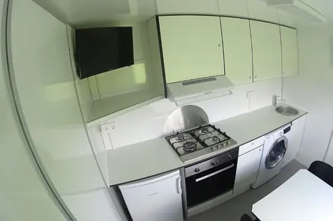 Mobiele woonunit DL730, televisie en keuken